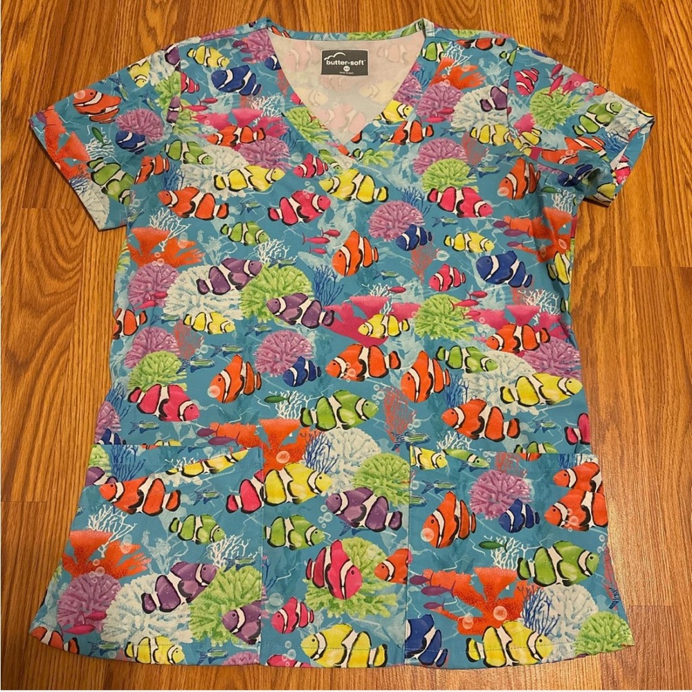 Colorful Fish Print Scrub Top
